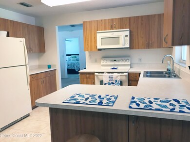 Kitchen & Breakfast bar