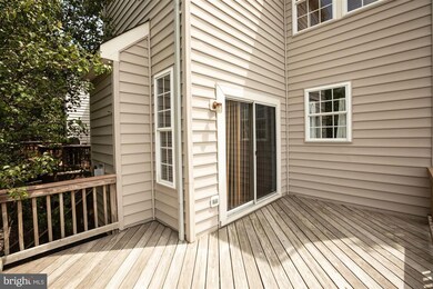 8738 Phipps Farm Way, Manassas, VA 20109 - photo 4