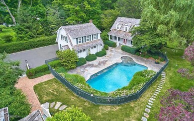 379 Round Hill Rd unit Cottage, Greenwich, CT 06831 - photo 2