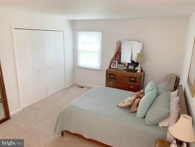 12804 Melvue Ct, Fairfax, VA 22033 - photo 6