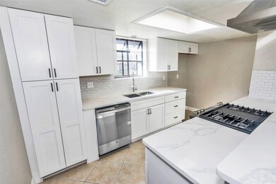 3718 Black Locust Dr, Houston, TX 77088 - photo 7