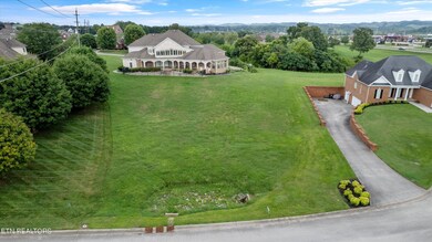 2-825 Berkeley Dr-02