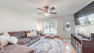 8210 Sandidge Dr Louisville KY 40228-4-o