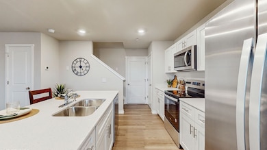 9432 Lovegrass Dr SW, Cedar Rapids, IA 52404 - photo 7