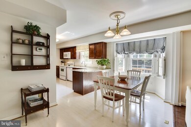 13371 Meadowsweet Dr, Fairfax, VA 22033 - photo 6