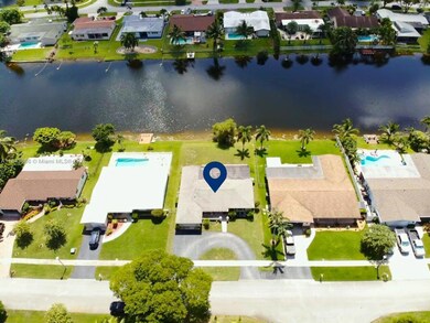 2101 NW 119th Ave, Pembroke Pines, FL 33026 - photo 2