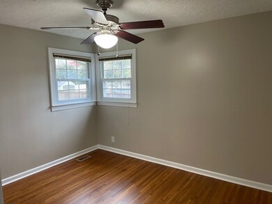 611 Henley St, Manchester, TN 37355 - photo 3