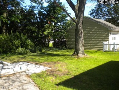 1716 E 238th St, Euclid, OH 44117 - photo 2