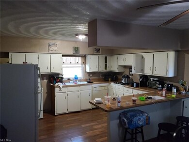 15879 Milbourne Ave, East Liverpool, OH 43920 - photo 4