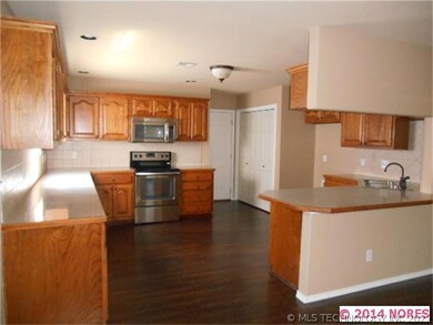 Large kitchen with loads of counter space, cabinet