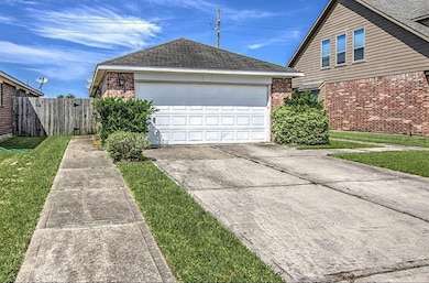 171 Horn Ct, Baytown, TX 77523 - photo 3