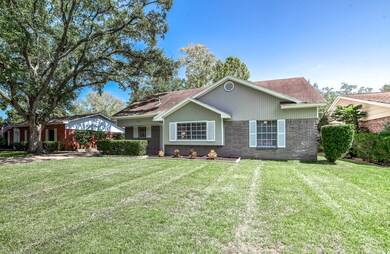 1303 Elm St, Alvin, TX 77511 - photo 2