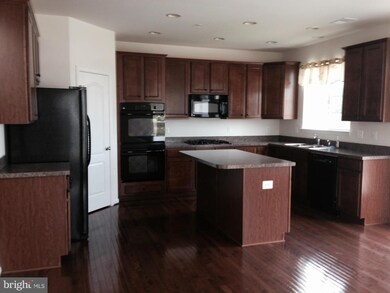 7310 Chaddsford Shoreside Ct, Brandywine, MD 20613 - photo 3