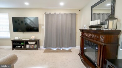 515 Bassett Ln, Norristown, PA 19403 - photo 3