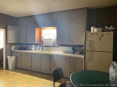 1325 N Oklahoma Ave, Okmulgee, OK 74447 - photo 6