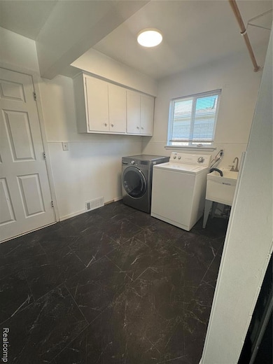 13502 Moceri Cir, Warren, MI 48088 - photo 6