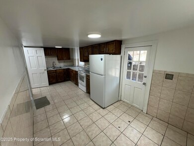 1134 1134 Luzerne St unit 1134, Scranton, PA 18504 - photo 3