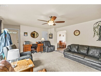 1116 L St, Springfield, OR 97477 - photo 7