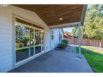 371 Lydia Ln, Lebanon, OR 97355 - photo 4