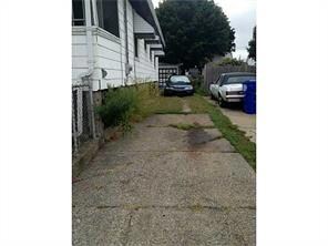 Exterior Front. RIGHT SIDE OF HOUSE / DRIVEWAY / G