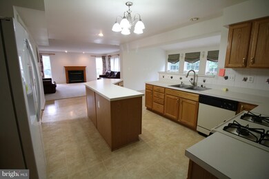 9104 Little Stone Dr, Fort Washington, MD 20744 - photo 5