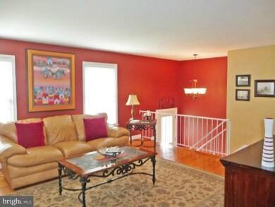 2216 Lida Ct, Alexandria, VA 22306 - photo 3
