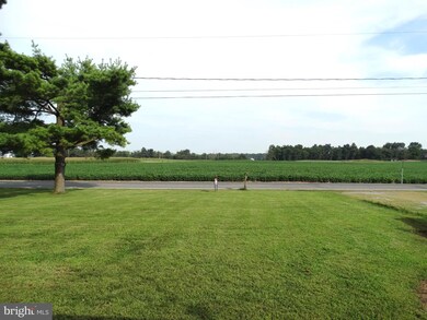 6807 Horst Rd, Chambersburg, PA 17202 - photo 2