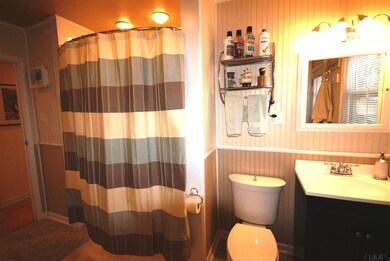 34 Winslow Dr, Schenectady, NY 12309 - photo 7