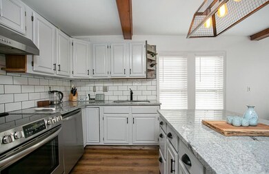 26 Brinley St unit 3, Newport, RI 02840 - photo 5