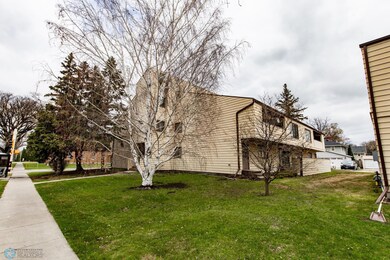 804 10th St S unit A6, Fargo, ND 58103 - photo 3