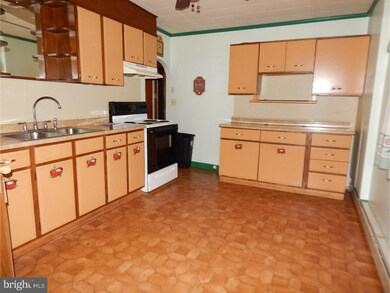 1025 Riverside Dr, Pottstown, PA 19465 - photo 3