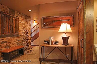 2TetonCrossingFoyer