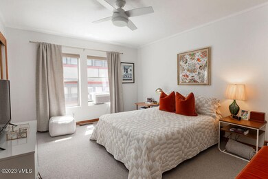 topaz_r203_interior_master_bed01