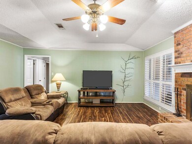 2040 Northglen Dr, Hurst, TX 76054 - photo 7