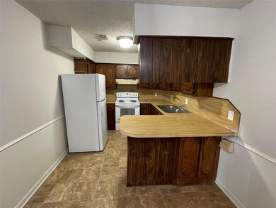 413 W Pelton St unit B, Sherman, TX 75092 - photo 4