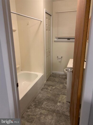 633 Andrews Ave unit SECOND FLOOR, Darby, PA 19023 - photo 7