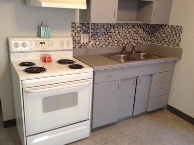 198 Weyant kitchen