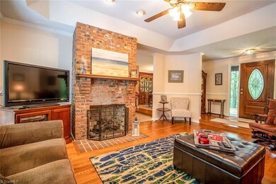 374 Abby Ln, Asheboro, NC 27205 - photo 3