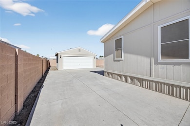 4948 Vista Flora Way, Las Vegas, NV 89121 - photo 2