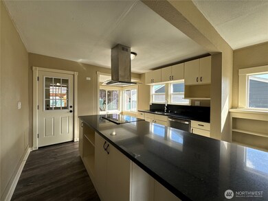 1026 J St, Centralia, WA 98531 - photo 6