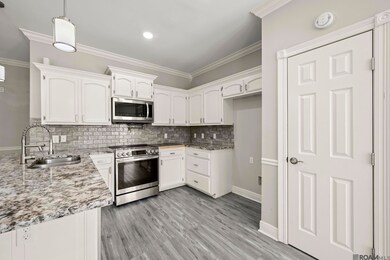 18113 Martha Dr, Zachary, LA 70791 - photo 3