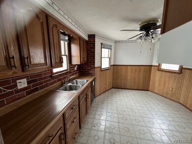 239 Edward St, North Tonawanda, NY 14120 - photo 4