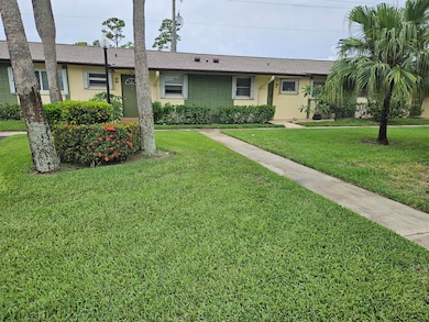 2941 Crosley Dr W unit E, West Palm Beach, FL 33415 - photo 2