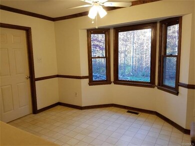Breakfast area with Bay window to watch the wildli