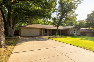 708 Edgehill Dr, Hurst, TX 76053 - photo 2