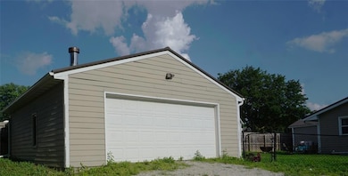 Detached garage in rear