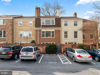 10934 Wickshire Way, Rockville, MD 20852 - photo 3