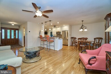 8502 Tysons Ct, Vienna, VA 22182 - photo 5