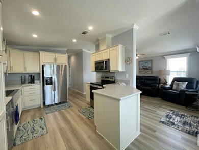 909 E Windemere Ave unit 851, Venice, FL 34285 - photo 4