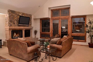 07 Living Room 4